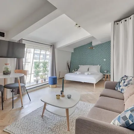 Apartment Renove Proche Arc Triomphe - 2p Paris